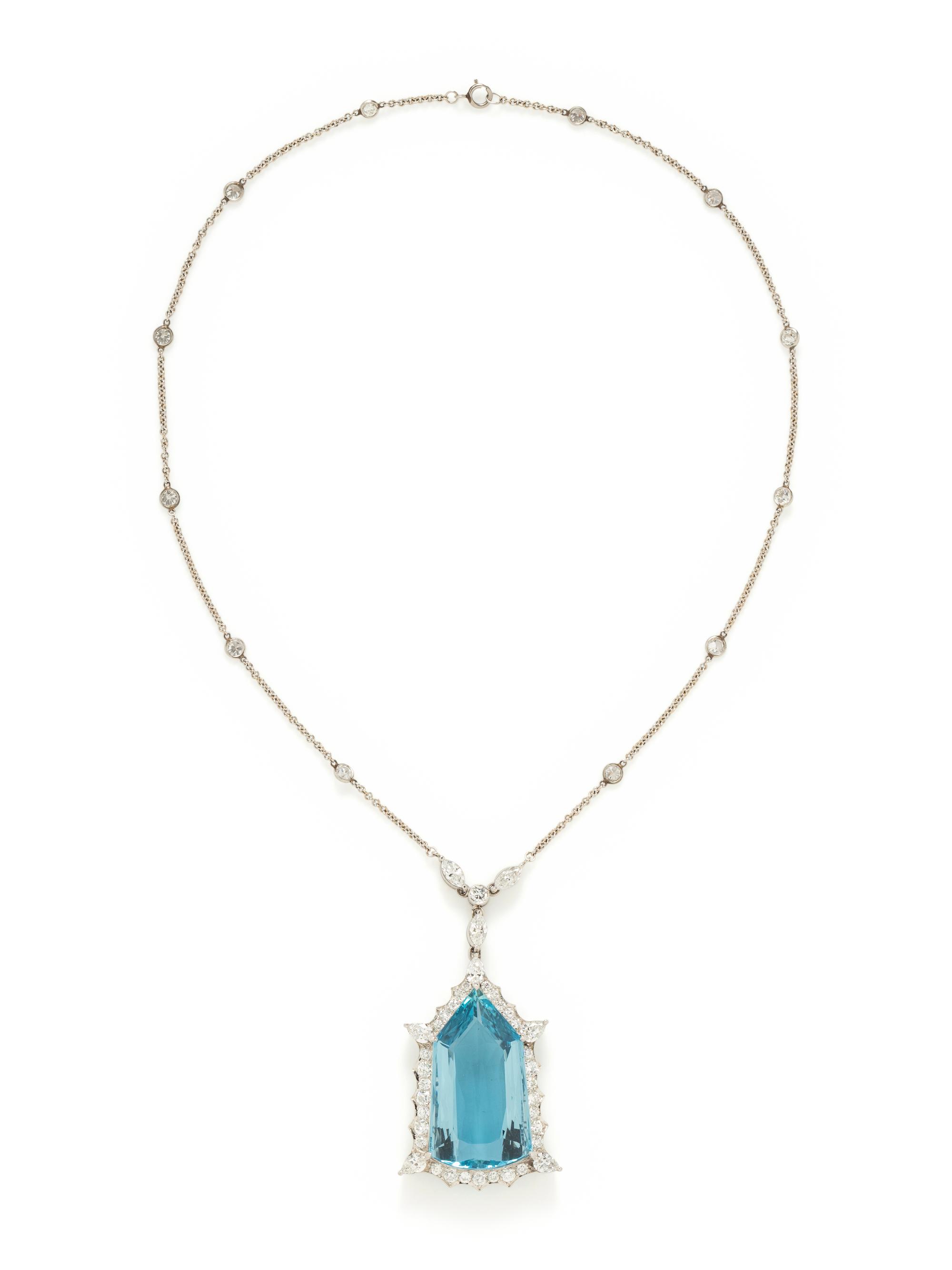 AQUAMARINE AND DIAMOND PENDANT NECKLACE