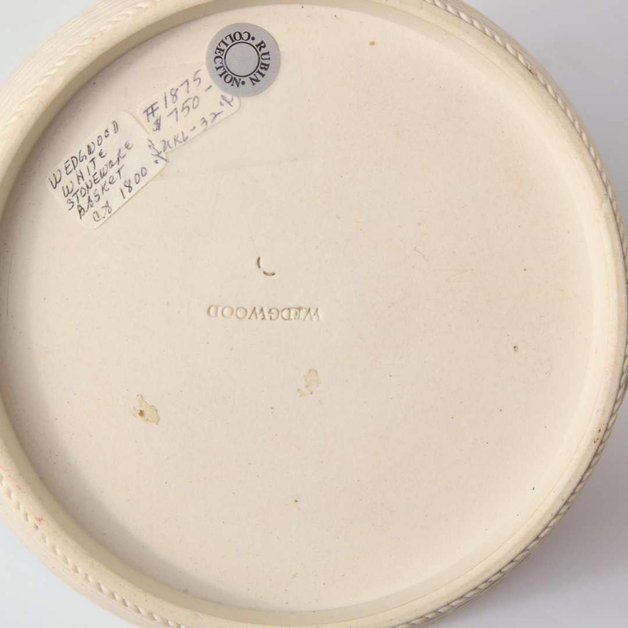 A Wedgwood White Stoneware Basket UK, circa 1800