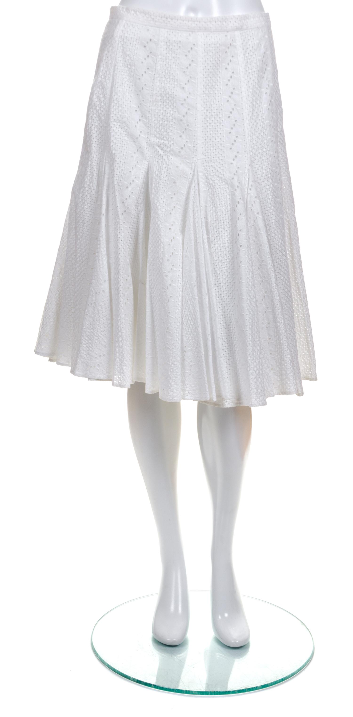 A Dolce & Gabbana White Eyelet Pleated Skirt, Size 44.