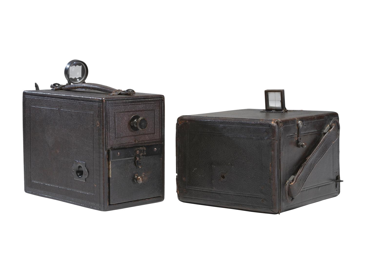 [CAMERAS]. Two French cameras, incl. stereo box example.