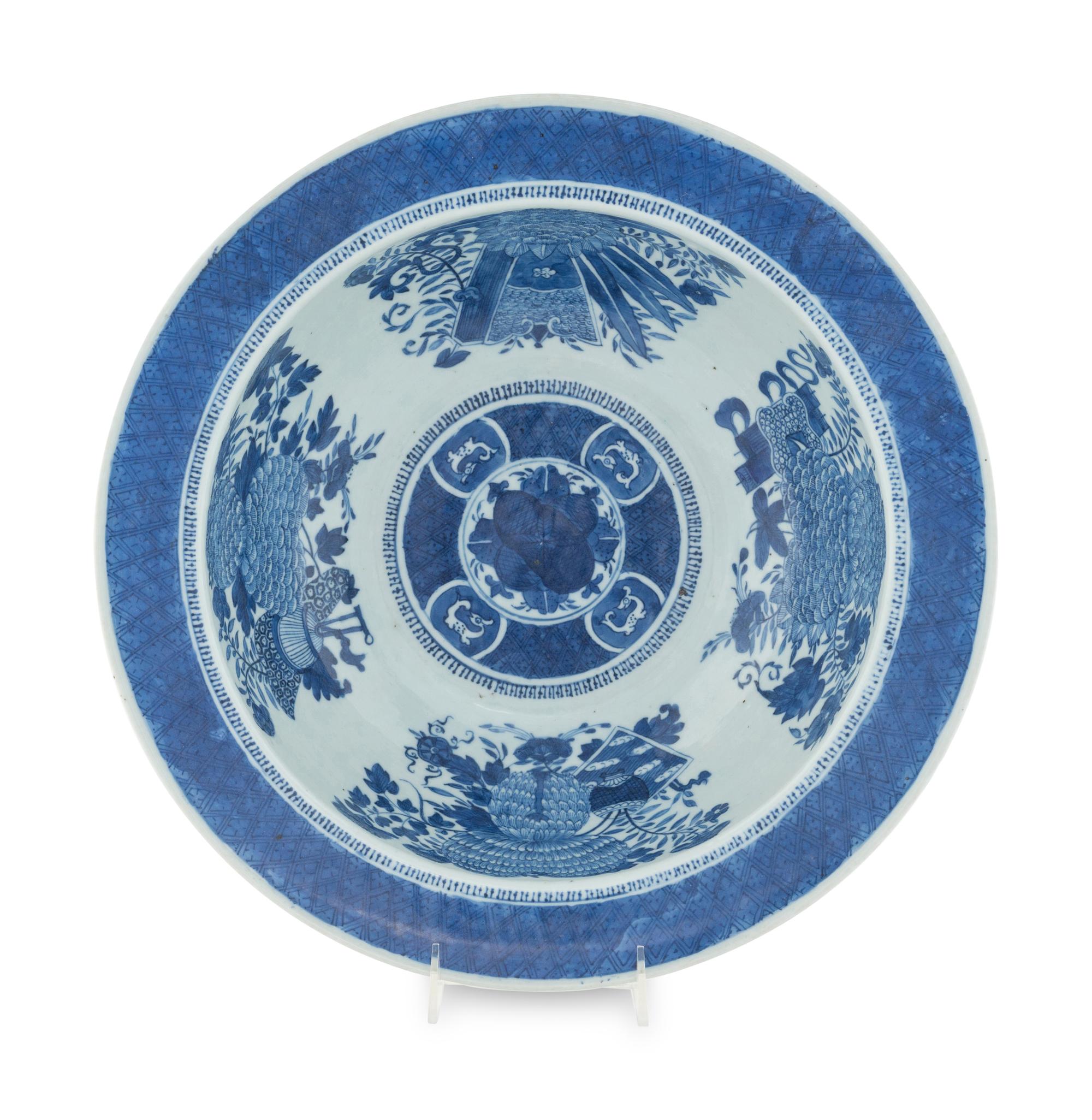 A Chinese Export Blue 'Fitzhugh' Porcelain Basin