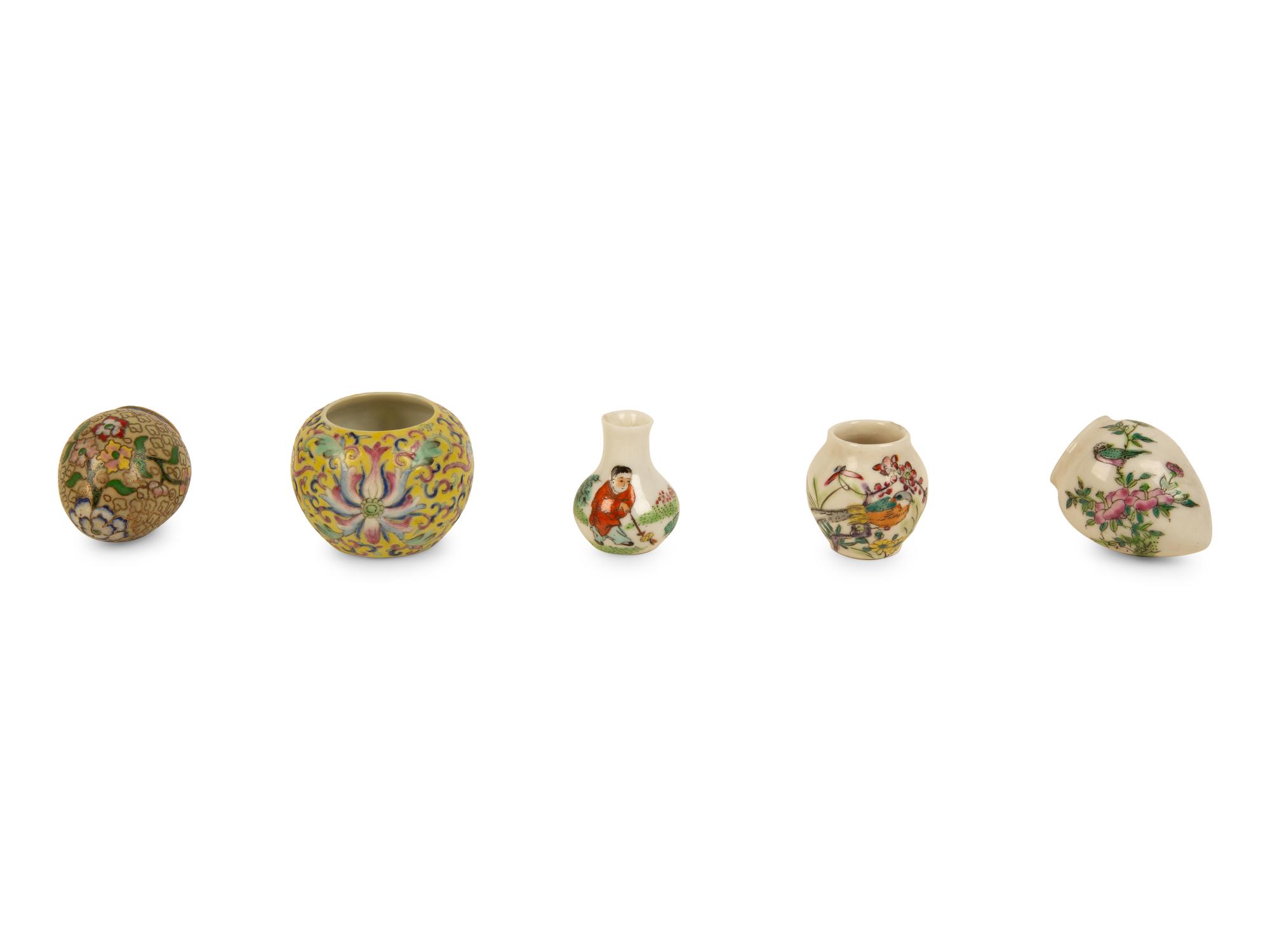 A Collection of Thirteen Chinese Porcelain Bird Feeders — 19TH/20TH CENTURY