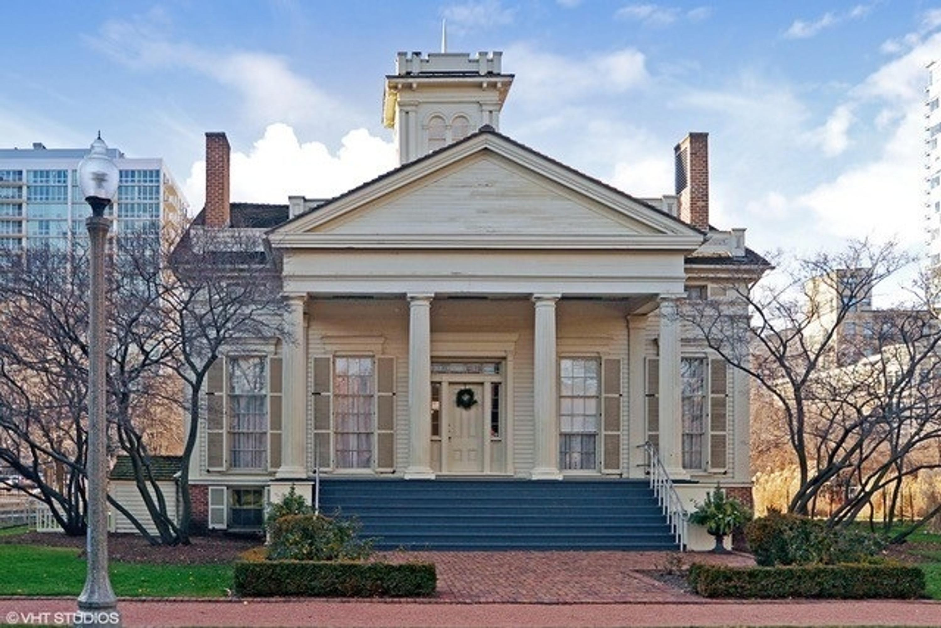 A Federal Faux-Grained Wood Mantel