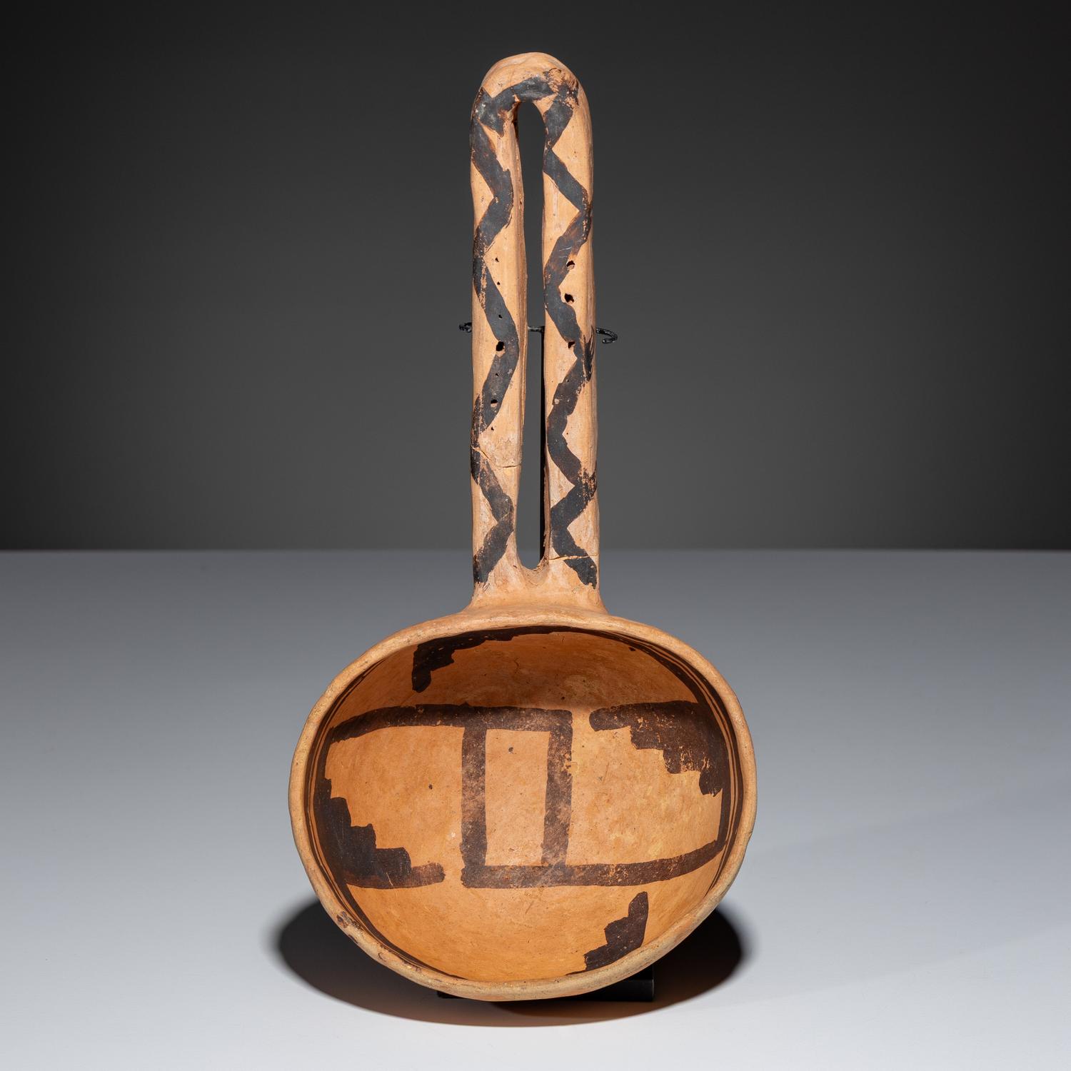 Ancestral Pueblo, Bidahochi Black-on-Orange Ladle