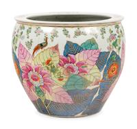 A Chinese Export Porcelain "Tobacco Leaf" Jardinière