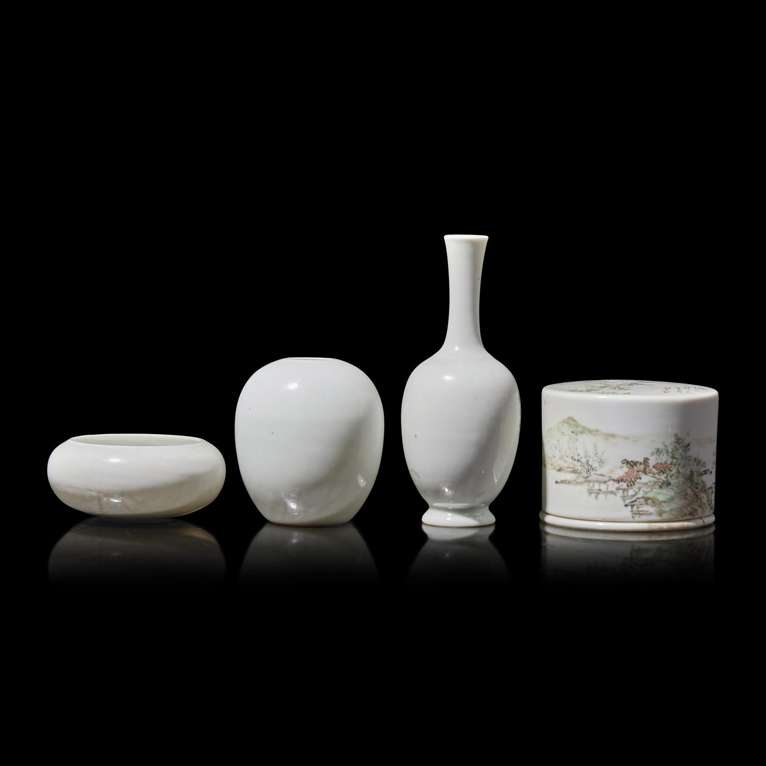 A Group of Four Chinese Enameled Porcelain Items, 20th Century — 民國 粉彩瓷一組四件