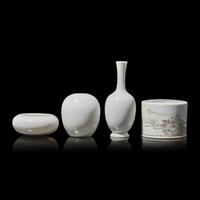 A Group of Four Chinese Enameled Porcelain Items, 20th Century — 民國 粉彩瓷一組四件