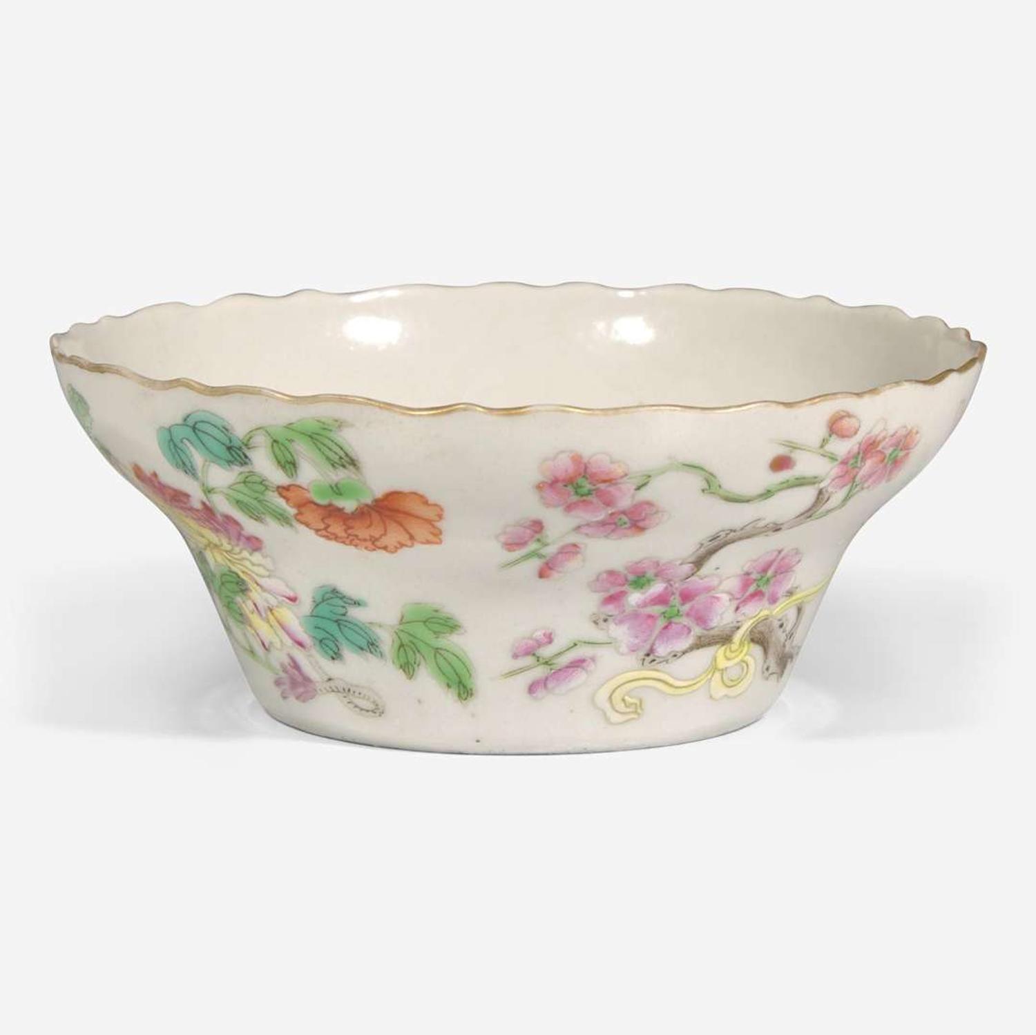 A Chinese famille rose-decorated small bowl 粉彩小盌 Jiaqing mark, 19th century ??? ????