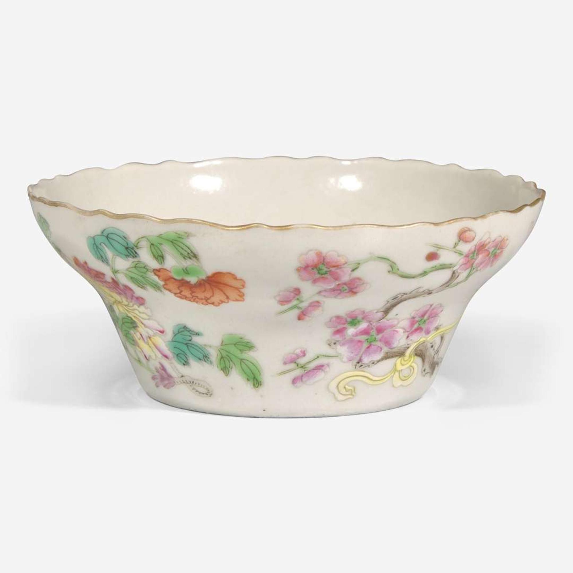 A Chinese famille rose-decorated small bowl 粉彩小盌 Jiaqing mark, 19th century ??? ????