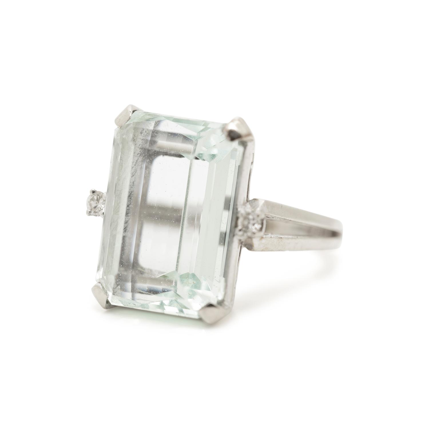 AQUAMARINE AND DIAMOND RING