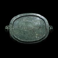 A Chinese Spinach Jade Marriage Bowl, Late Qing/Republic Period 晚清/民國 碧玉雕福祿萬代雙蝠活耳洗