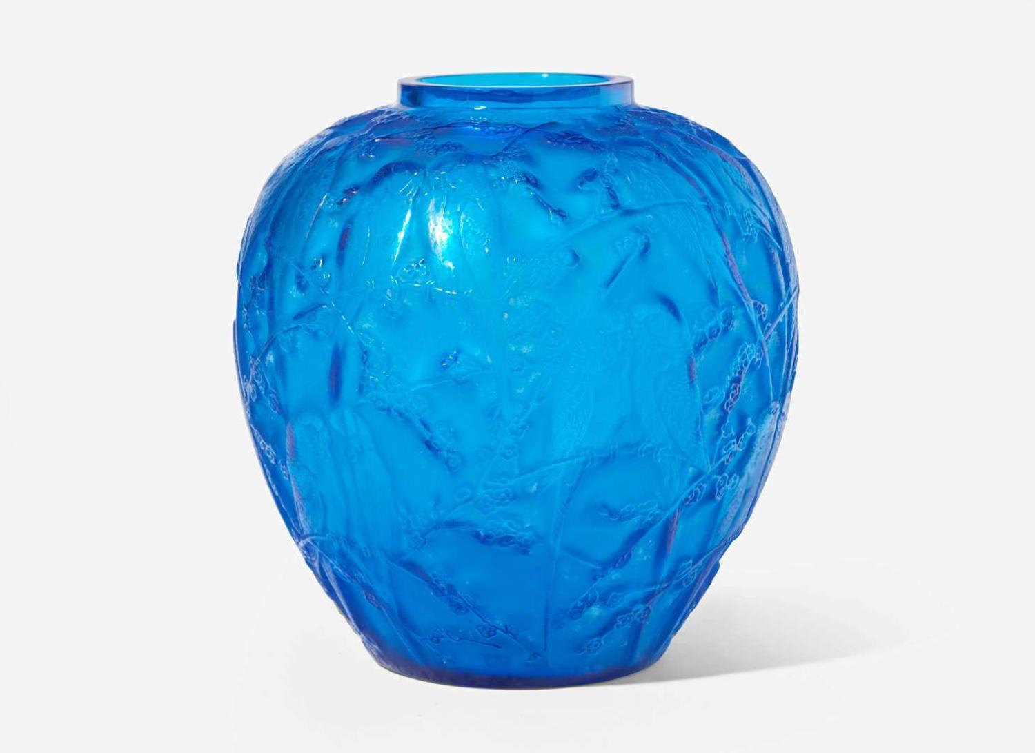 René Lalique, Early Blue "Perruches" Vase