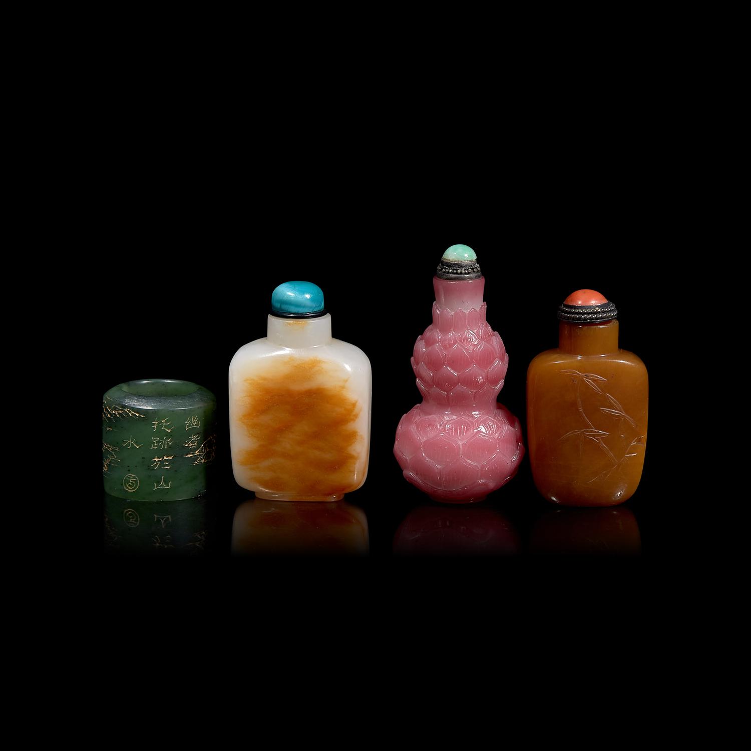 Three Chinese Snuff Bottles and a Spinach Jade Thumb Ring 瑪瑙和料器鼻煙壺三支及碧玉扳指一件