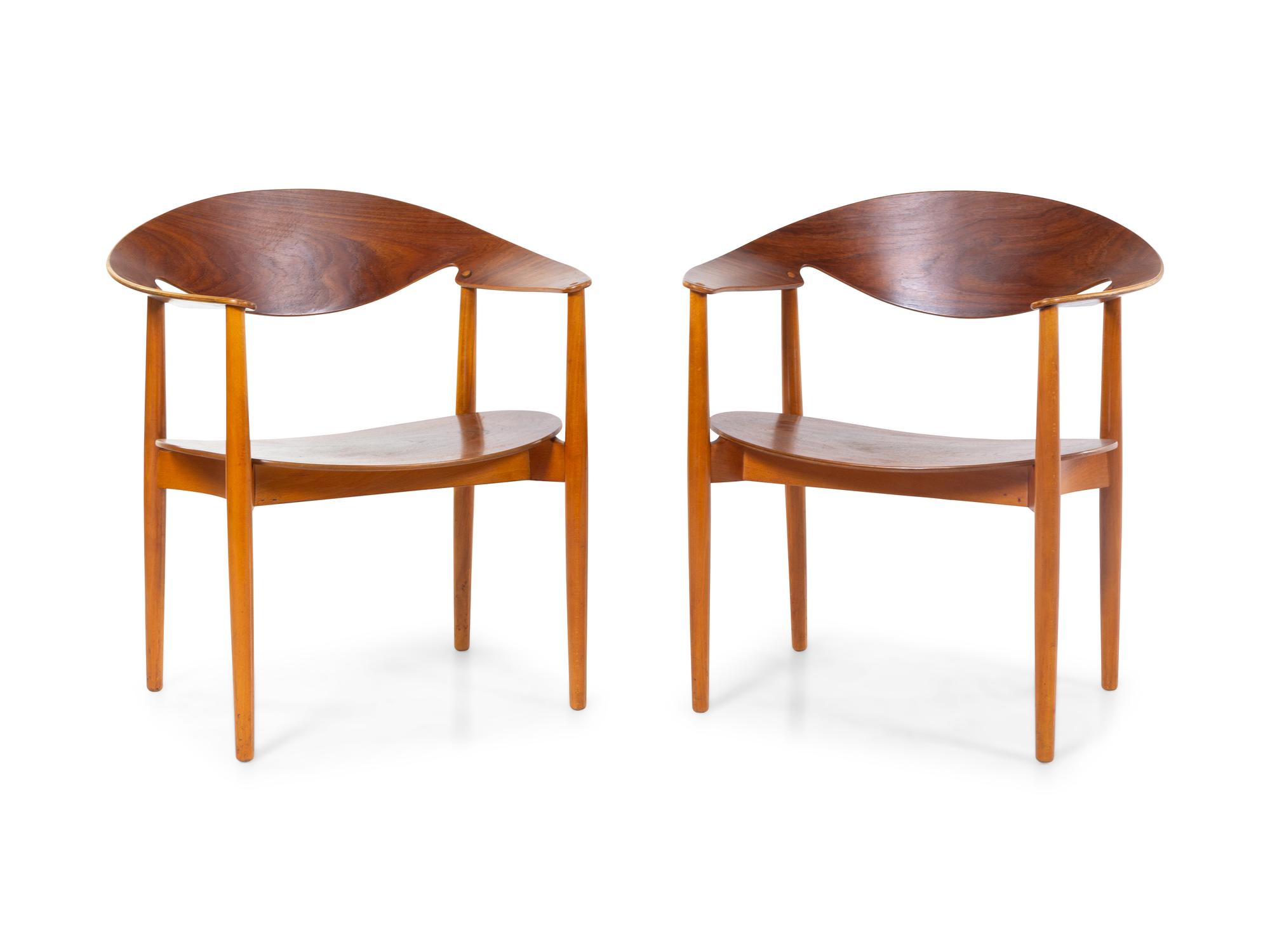 Pair of Metropolitan Chairs Fritz Hansen, Denmark