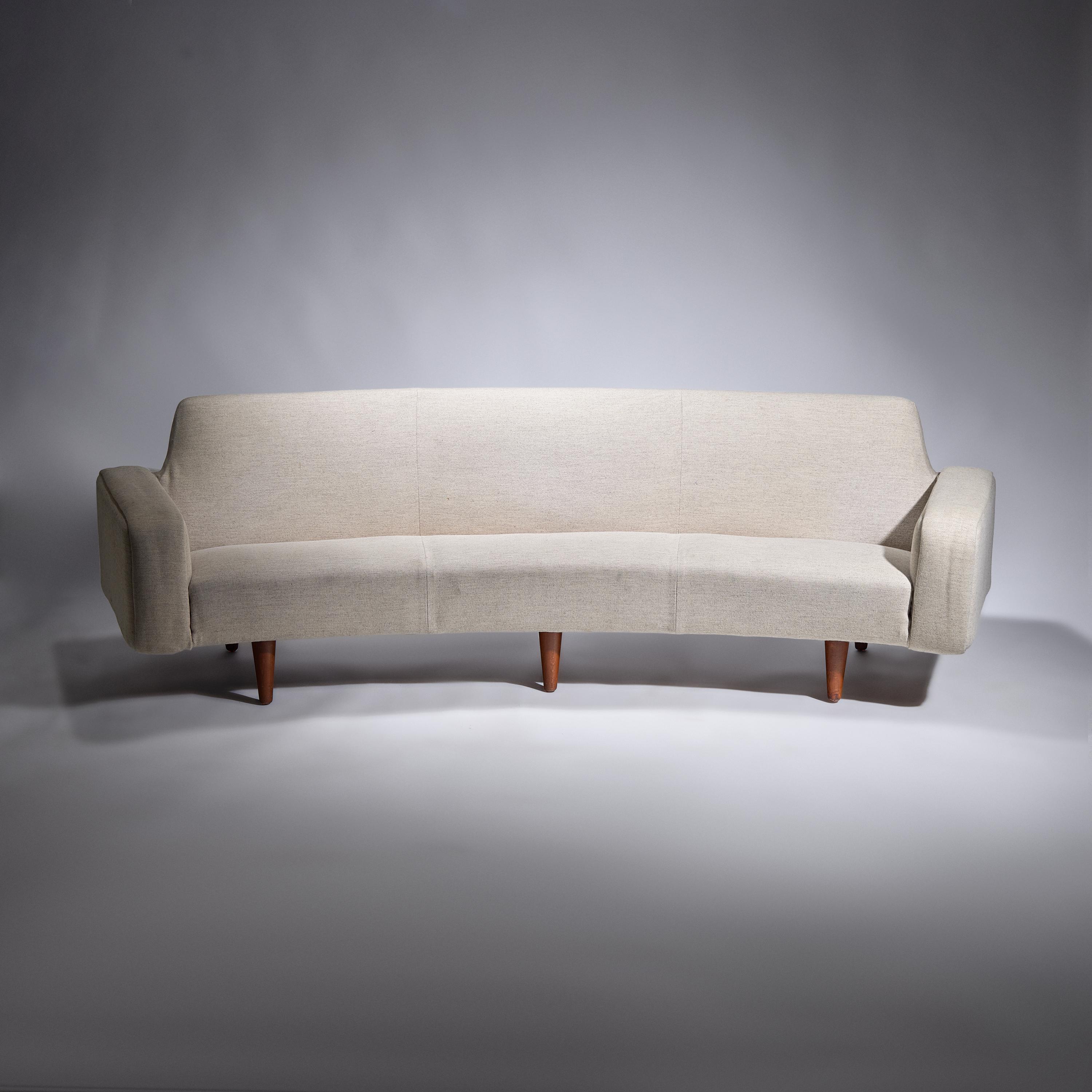 Curved sofa, model 450