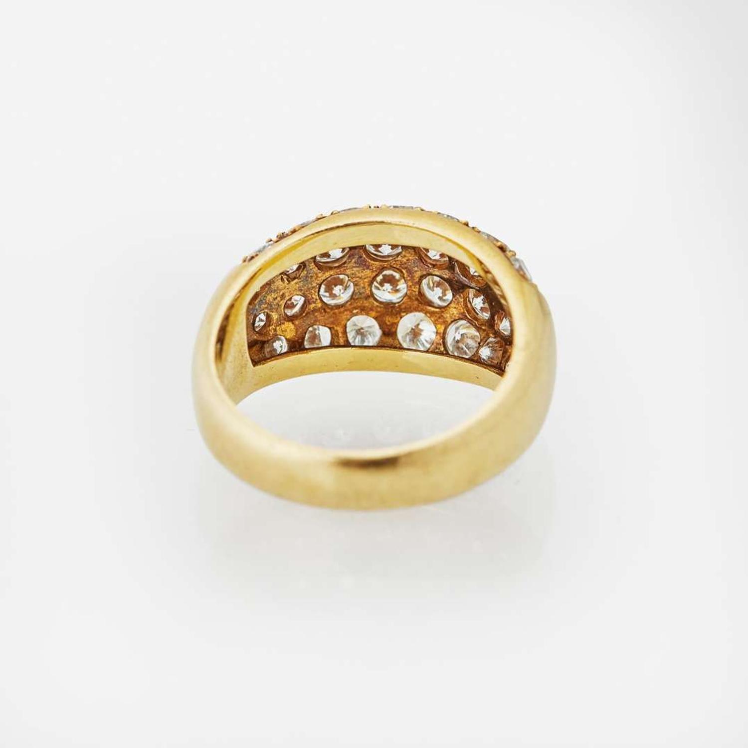 An 18K Yellow Gold and Diamond Ring