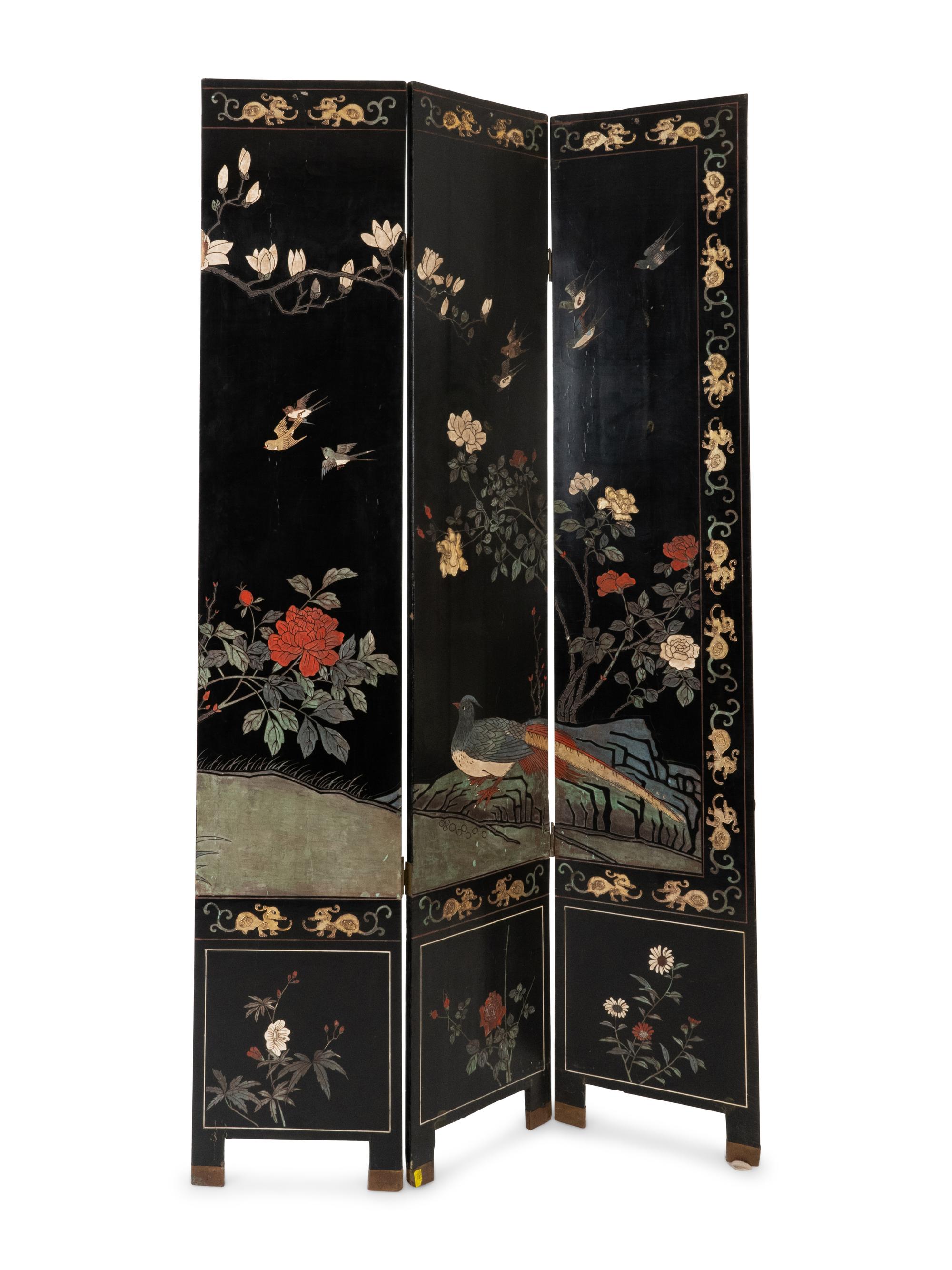 A Chinese Export Lacquer Six-Panel Floor Screen — 20TH CENTURY