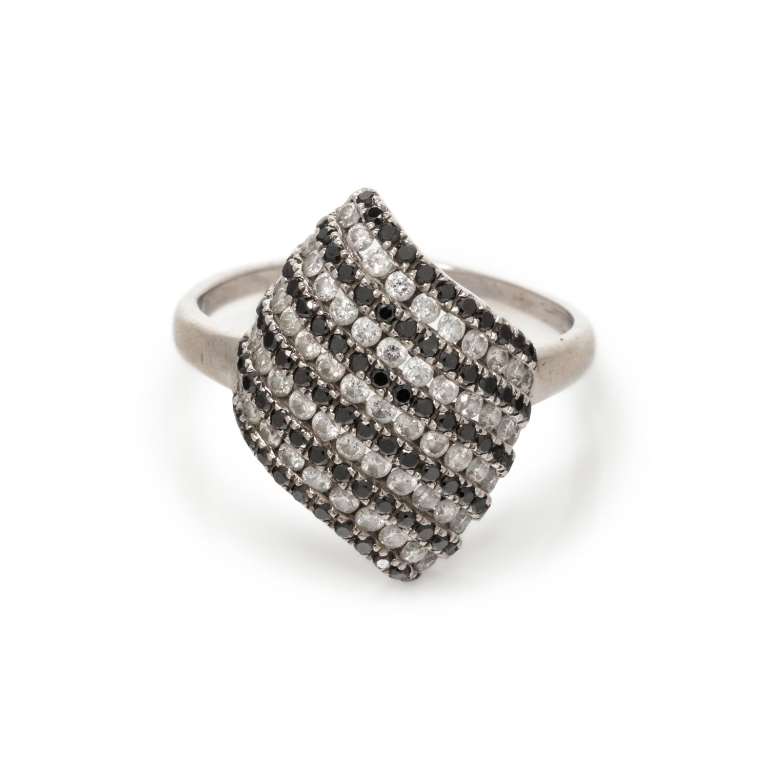 DIAMOND AND BLACK DIAMOND RING