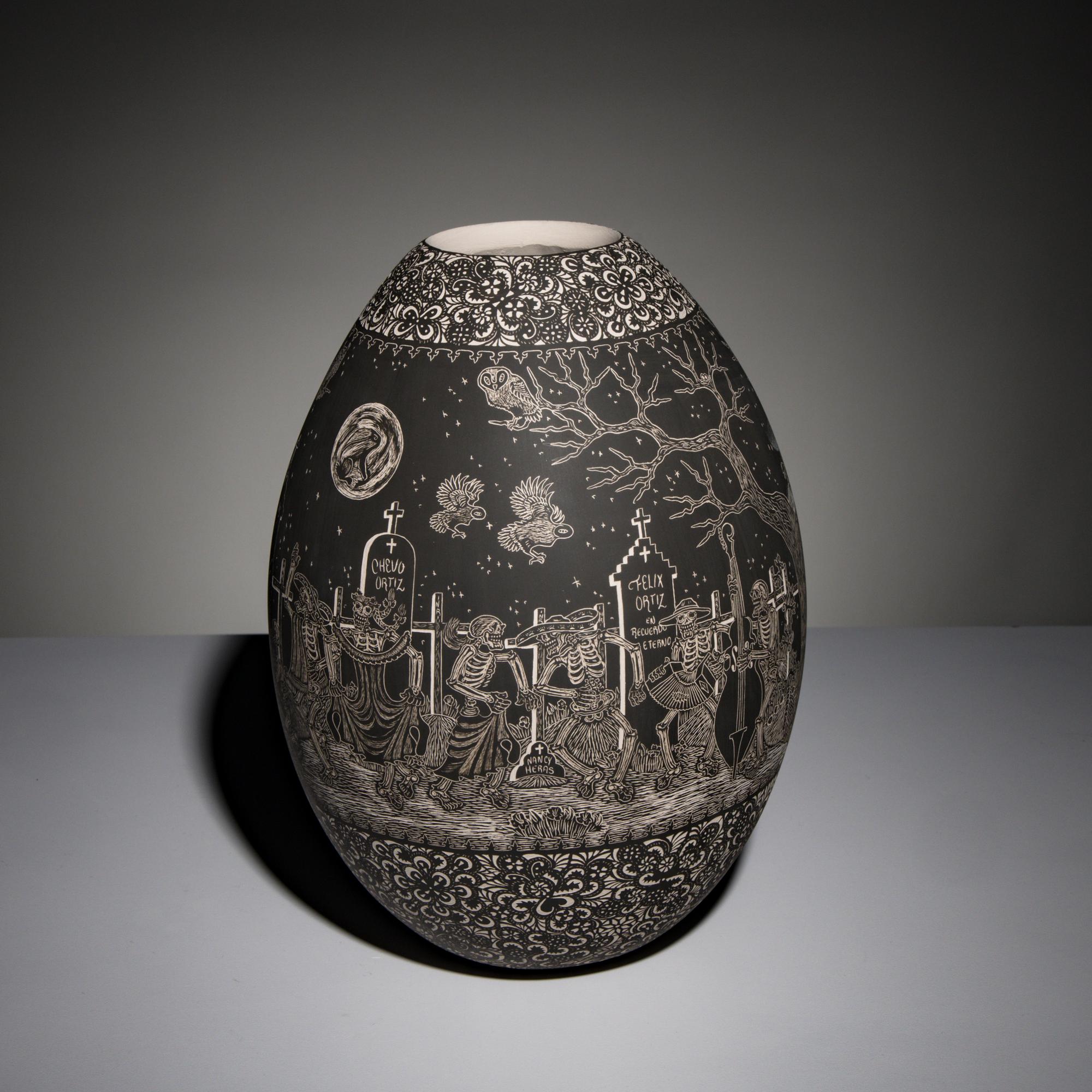 Hector Javier Martinez Mendez and Gabriela Perez de Martinez (Mata Ortiz, 20th century) — Black-on-Cream Sgraffito Pottery Jar, Remembering Artist Past - Night