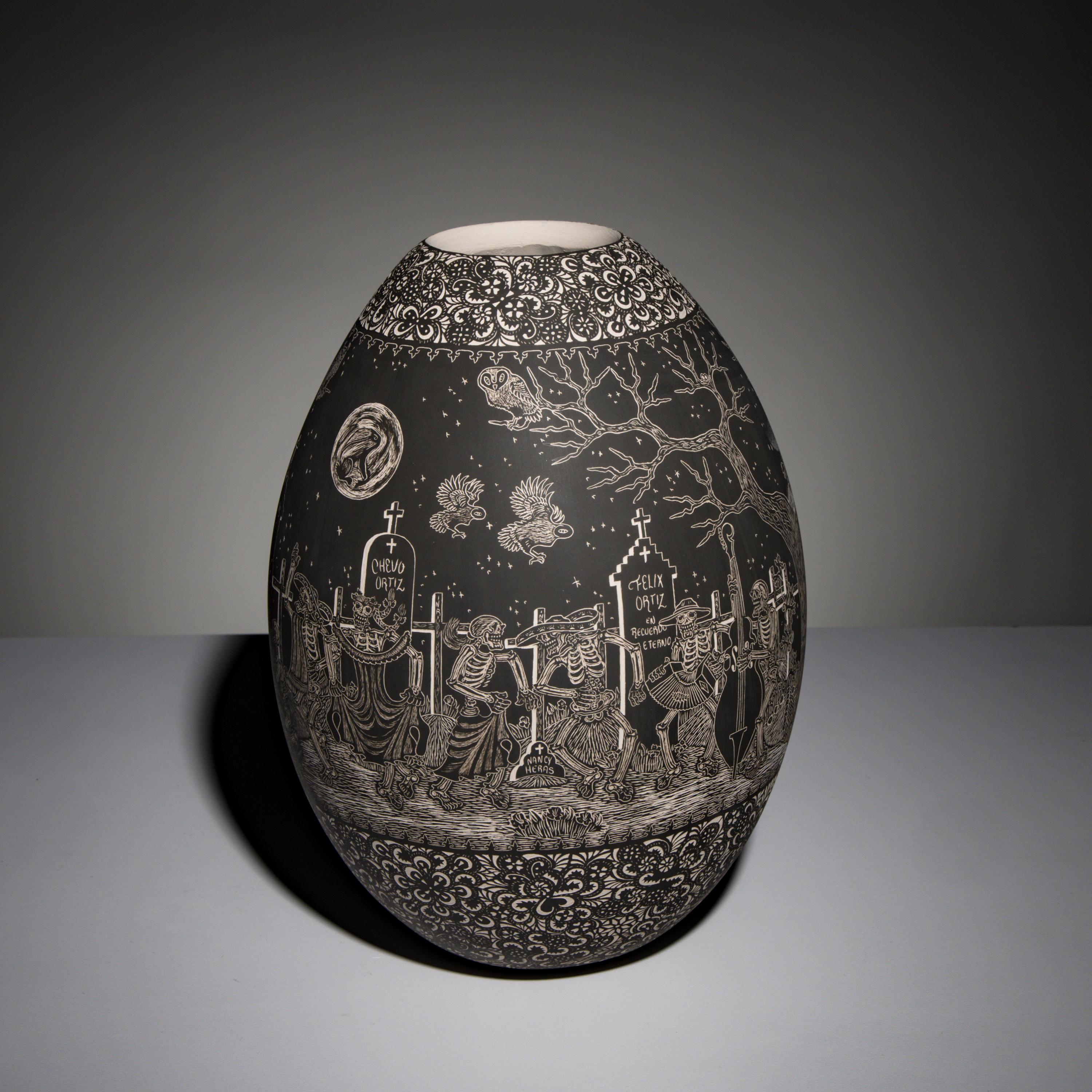 Hector Javier Martinez Mendez and Gabriela Perez de Martinez (Mata Ortiz, 20th century) — Black-on-Cream Sgraffito Pottery Jar, Remembering Artist Past - Night