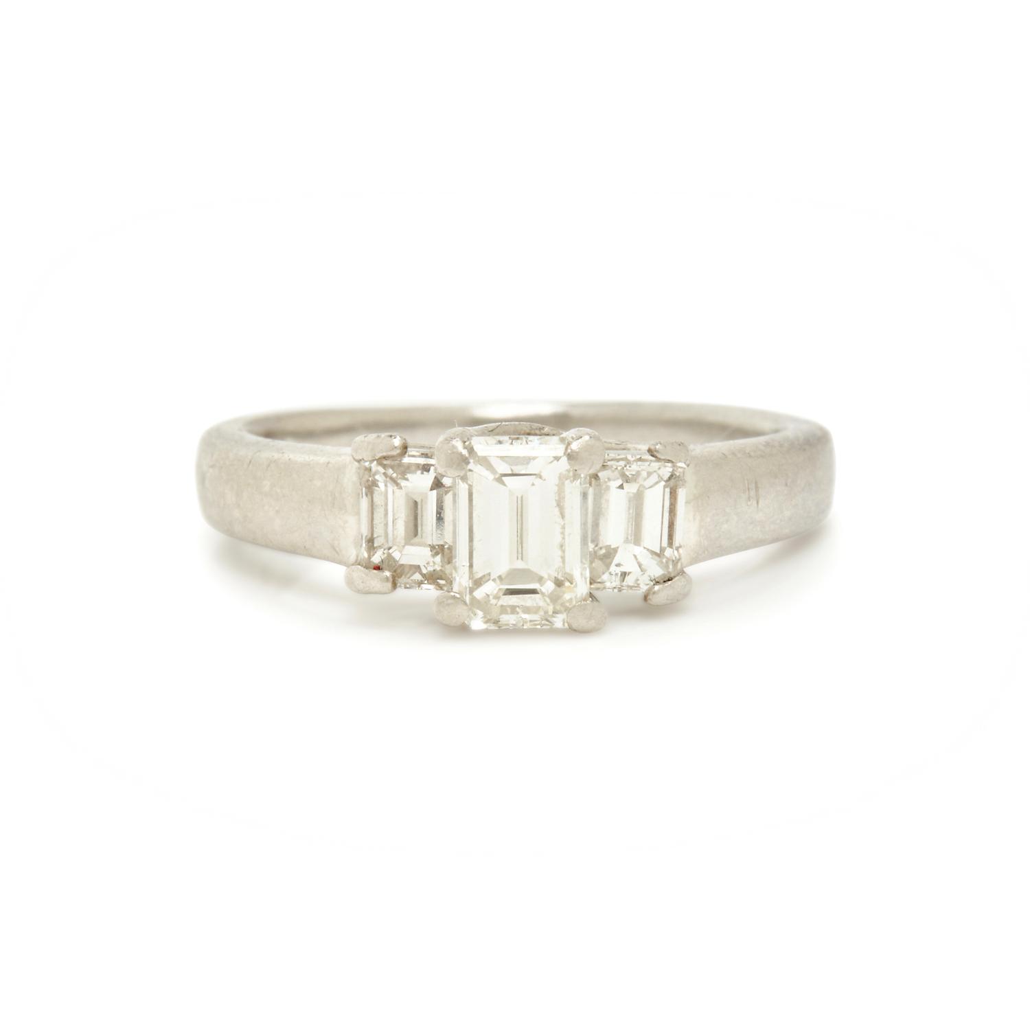 DIAMOND RING