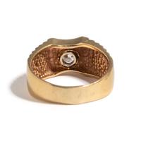 YELLOW GOLD AND DIAMOND RING