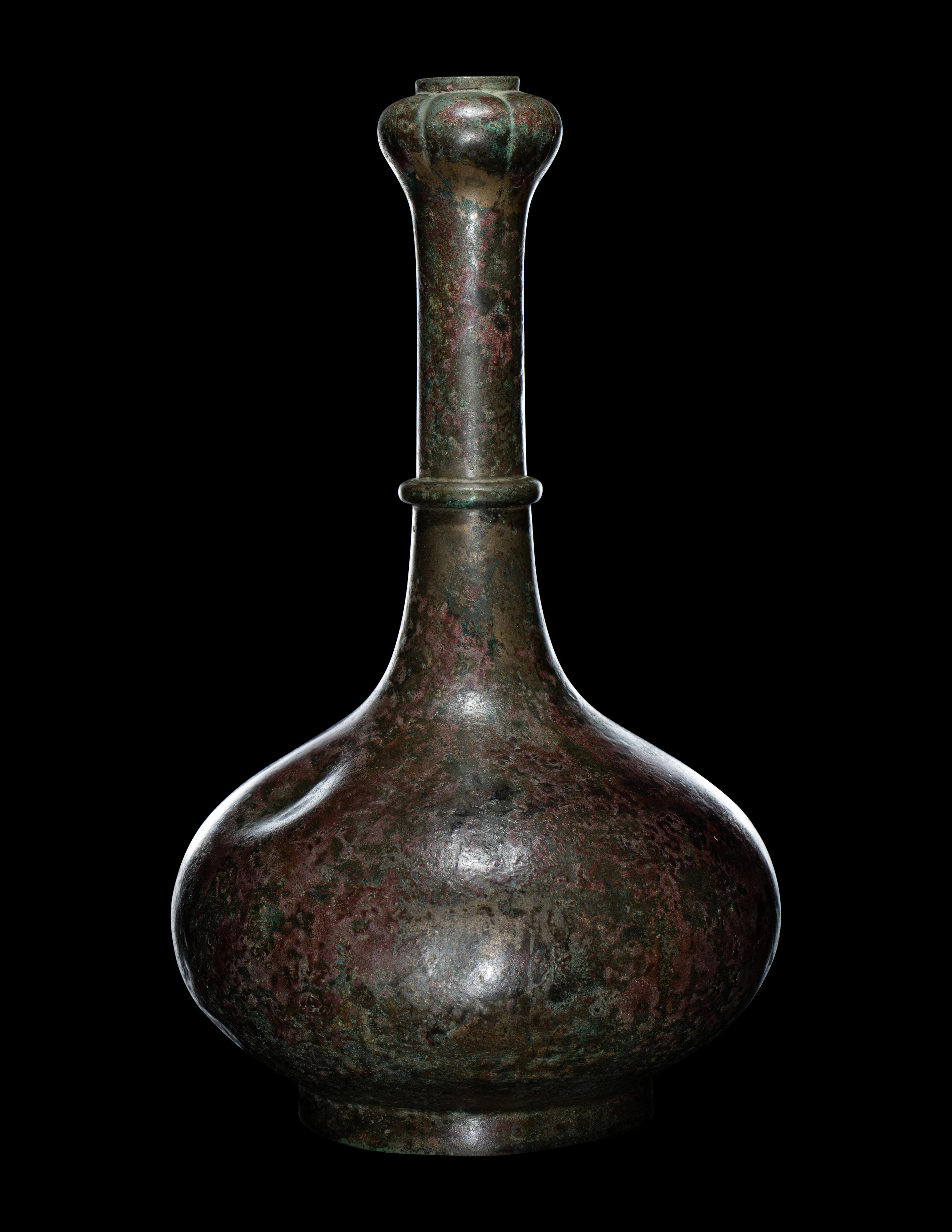 A Garlic Head Bronze Vase