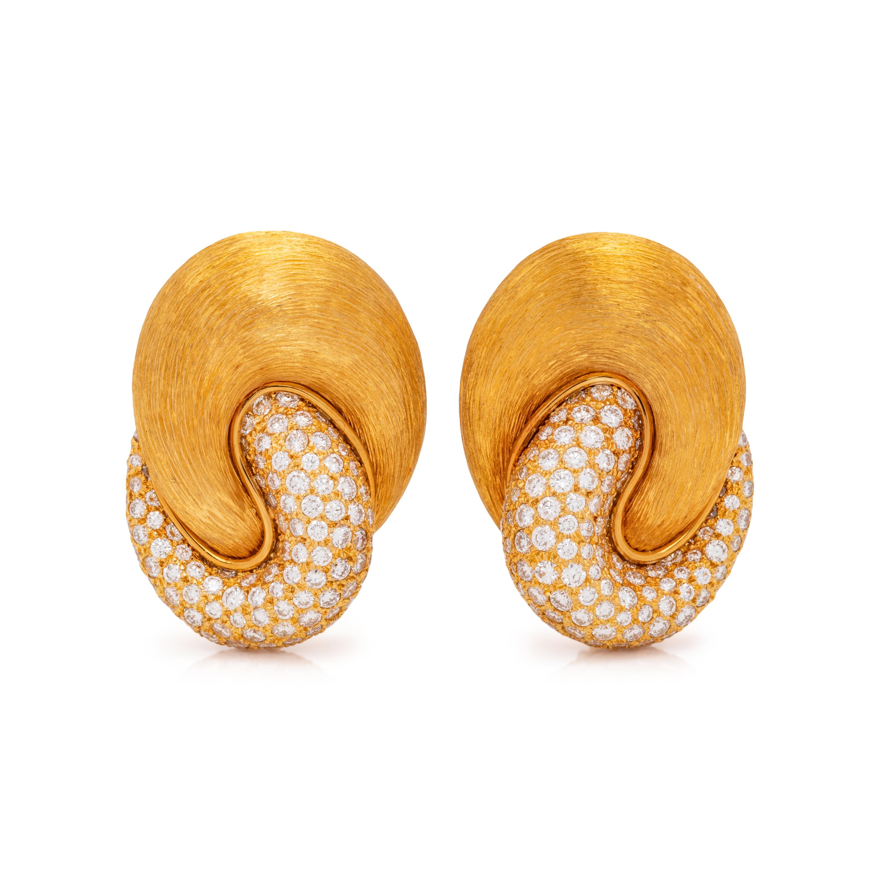 HENRY DUNAY, YELLOW GOLD AND DIAMOND EARCLIPS