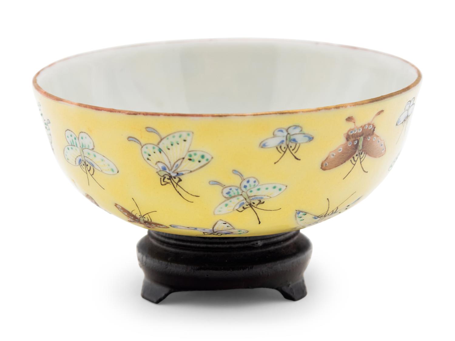 A Chinese Yellow-Ground Famille Rose Porcelain 'Butterfly' Cup
