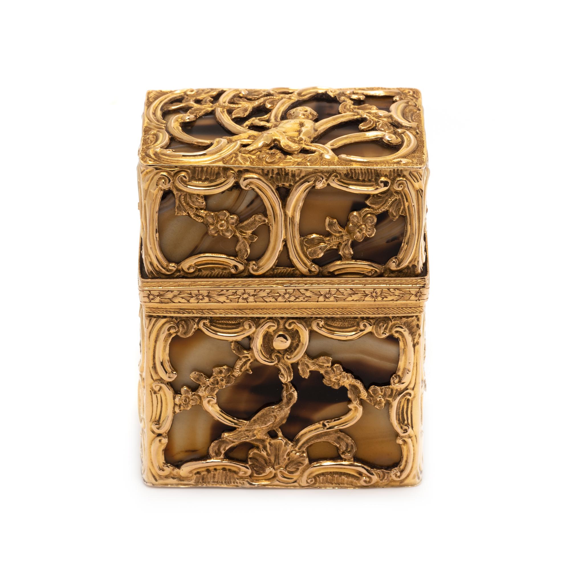A George III Gold Mounted and Agate Nécessaire