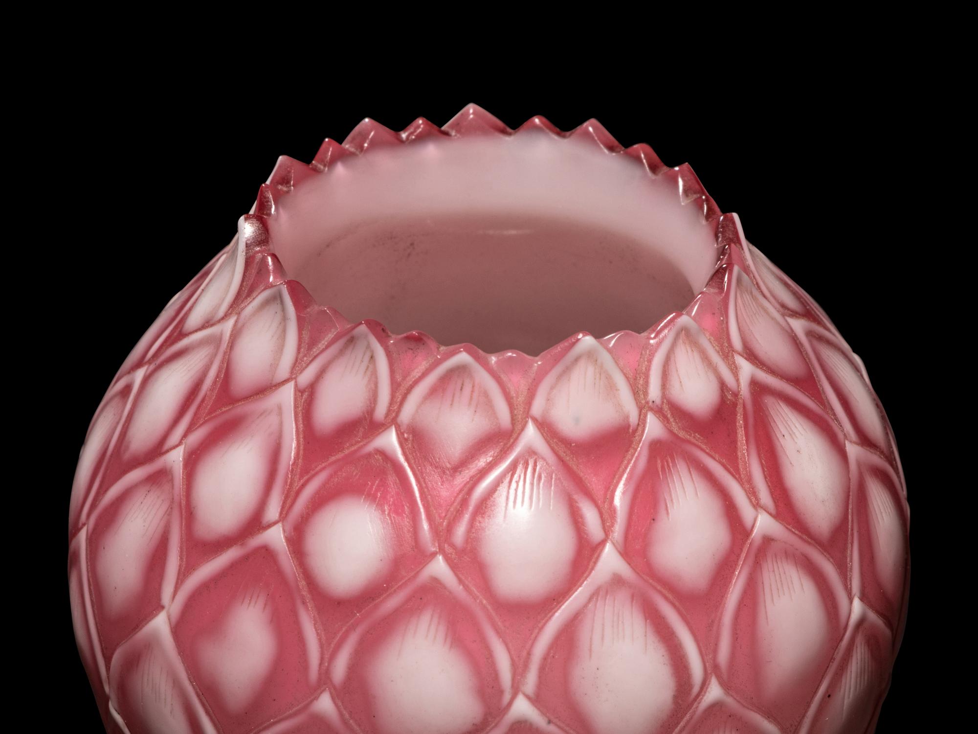 A Chinese Peking Glass 'Lotus' Brushwasher