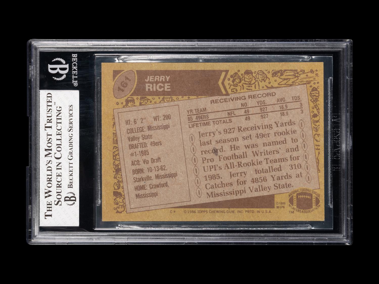 A 1986 Topps Jerry Rice Rookie Football Card No. 161 (BGS 7 NM)