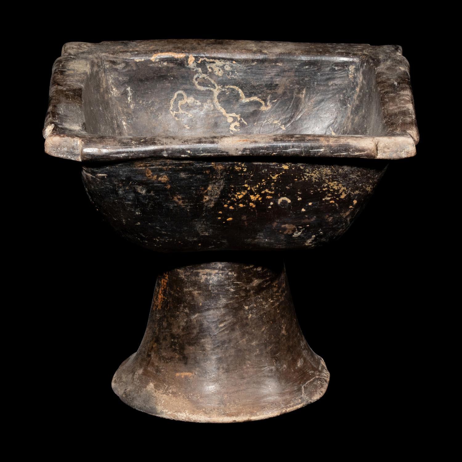 A Nariño-Carchi Terracotta Stem Cup