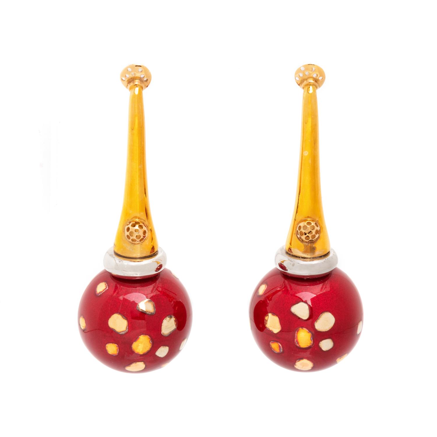 LA NOUVELLE BAGUE, BICOLOR GOLD AND ENAMEL EARRINGS