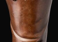 A large silver-inlaid bronze standing figure of Guanyin, signed Yu Tang Shi Sou 銅嵌銀觀音像 玉堂石叟款