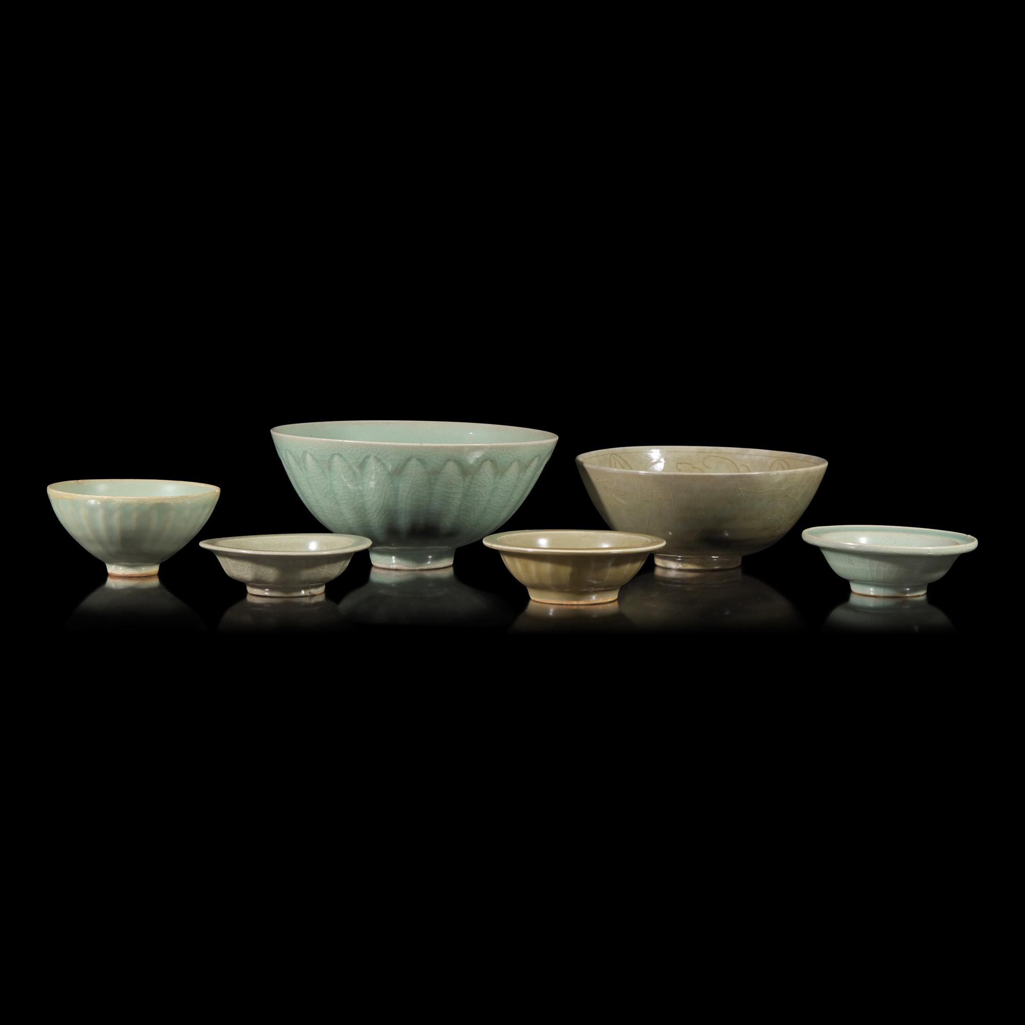 Six Assorted Celadon Bowls and Small Dishes, Song/Yuan Dynasty and Later — 宋/元及更晚 青釉碗碟一組六件