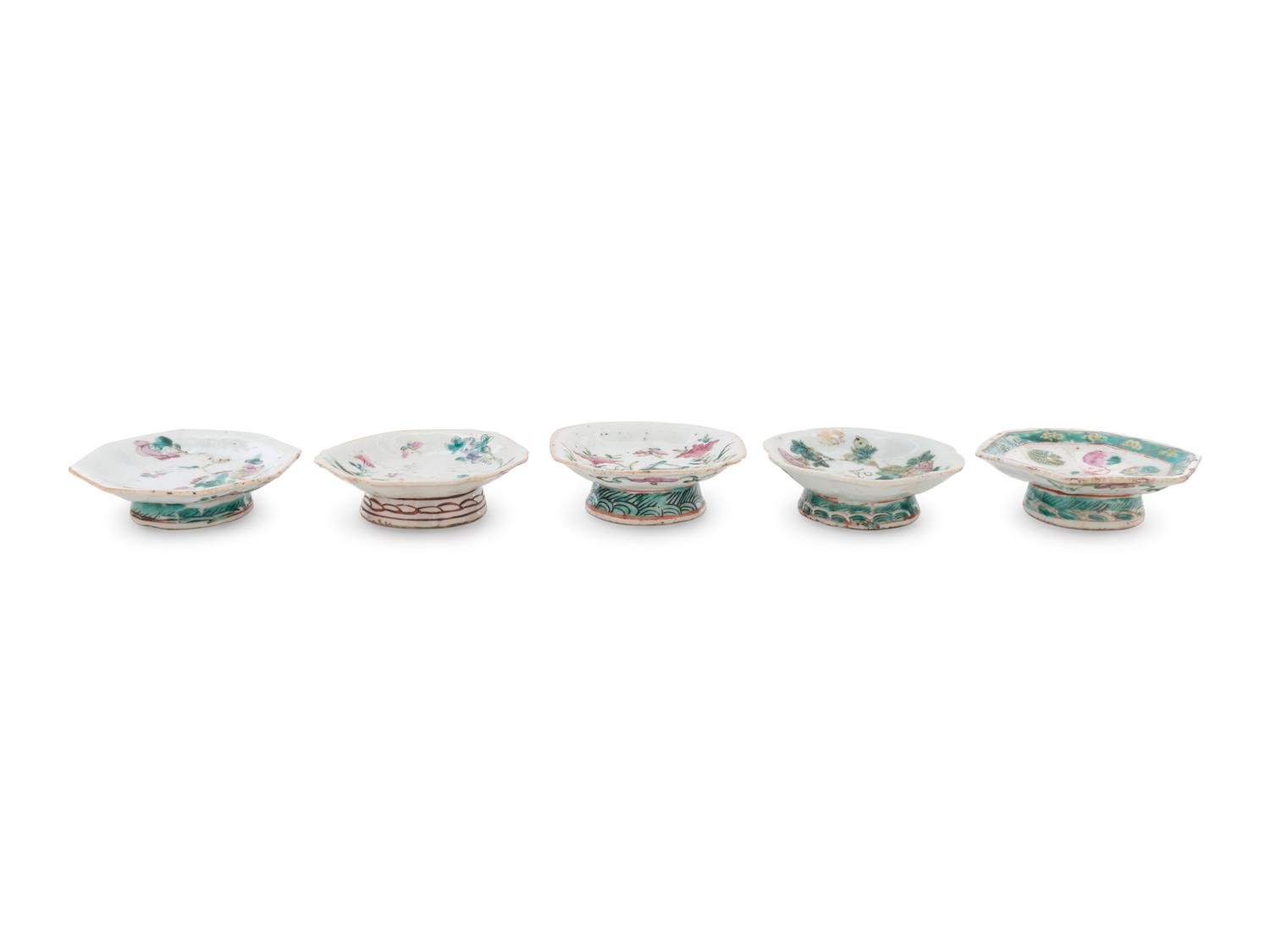 Thirteen Chinese Famille Rose Porcelain Articles