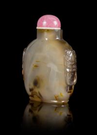 A Cameo Agate Snuff Bottle Height 3 1/4 inches.