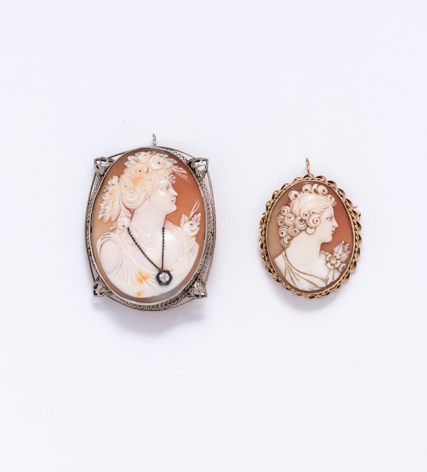 COLLECTION OF CAMEO PENDANT/BROOCHES