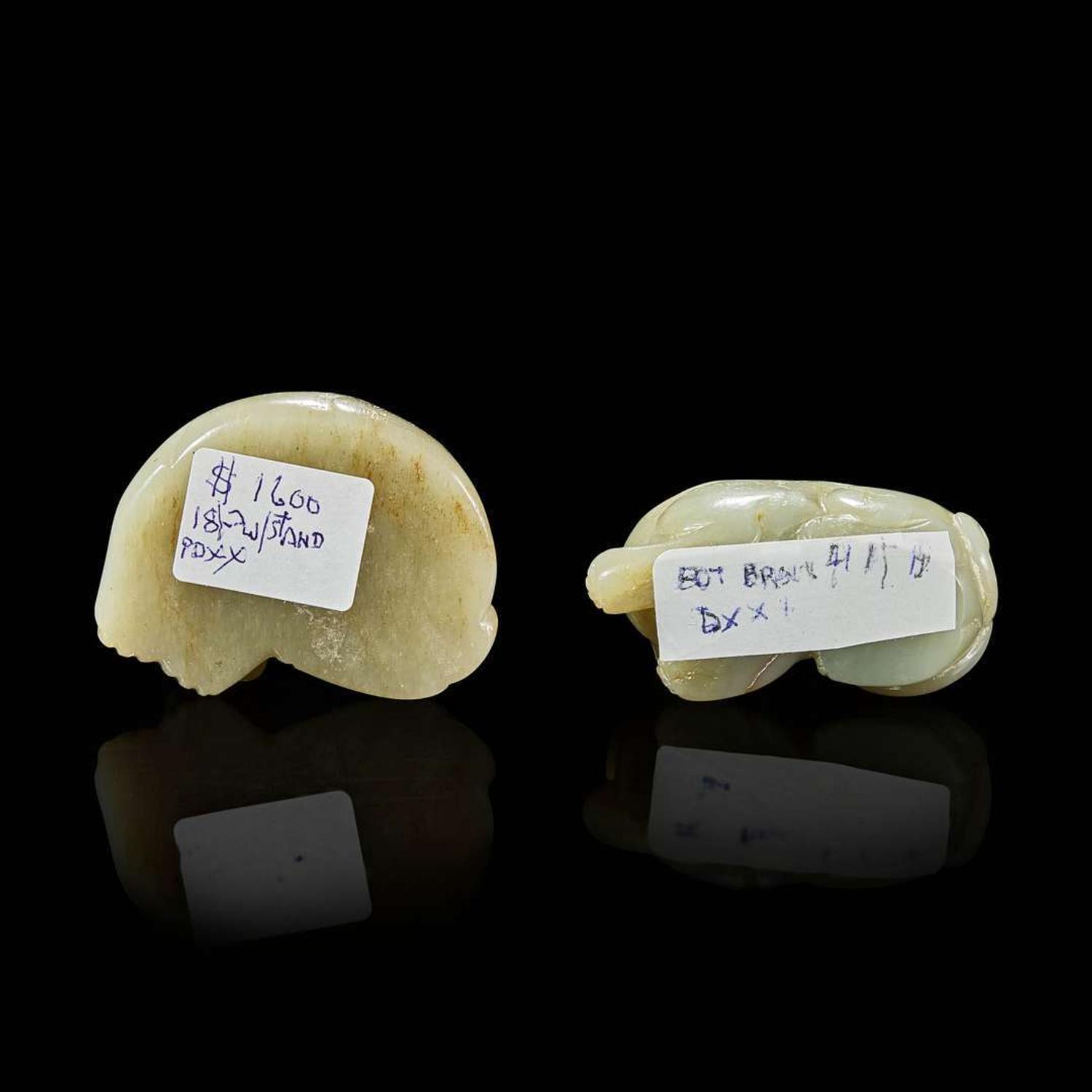 Two Chinese jades carvings 玉雕两件 Qing dynasty or earlier ????