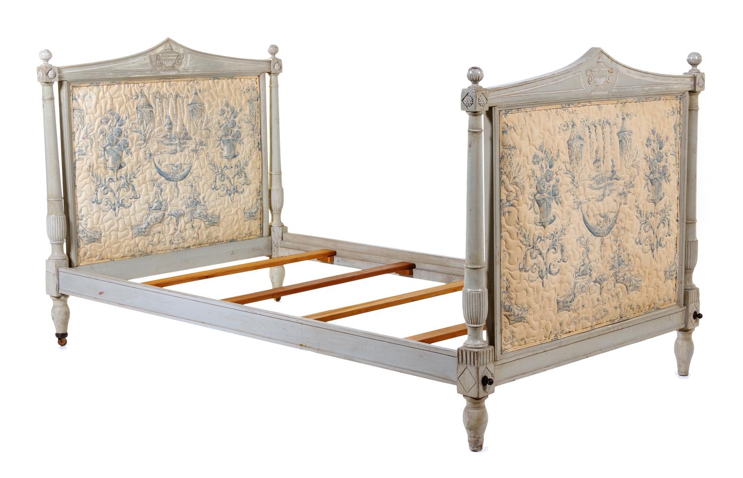 A Directoire Painted Day Bed Height 44 inches. — EARLY 19TH CENTURY