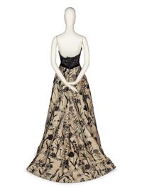 OSCAR DE LA RENTA GOWN