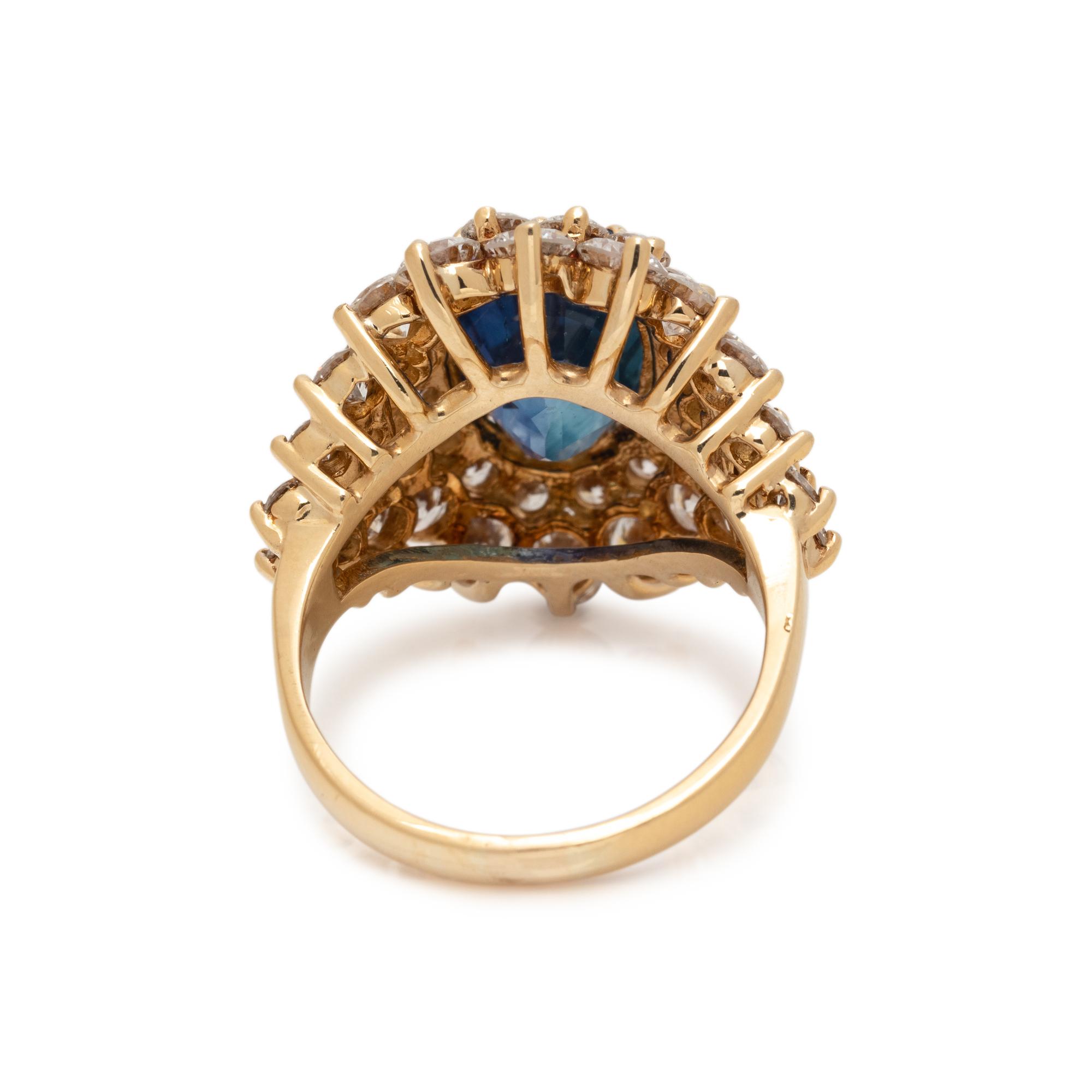 SAPPHIRE AND DIAMOND RING