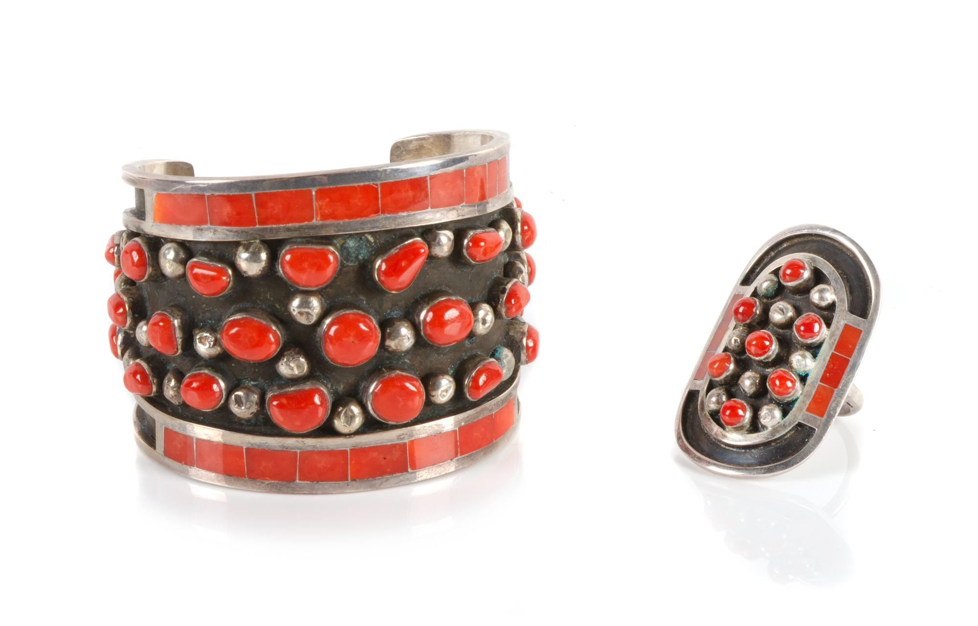Jobeth D. Mayes Length 5 x opening 1 x width 1 7/8 inches — (Zuni, 20th Century)
