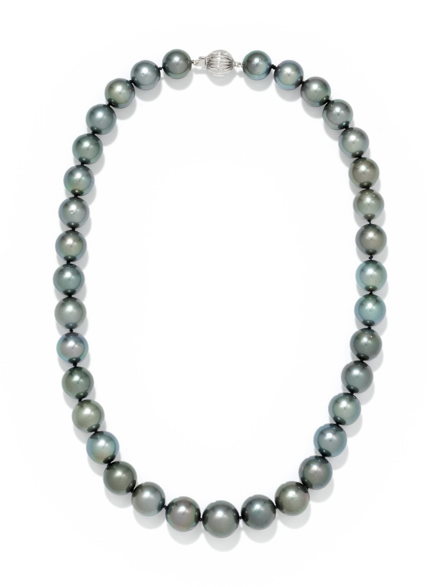 CULTURED TAHITIAN PEARL NECKLACE