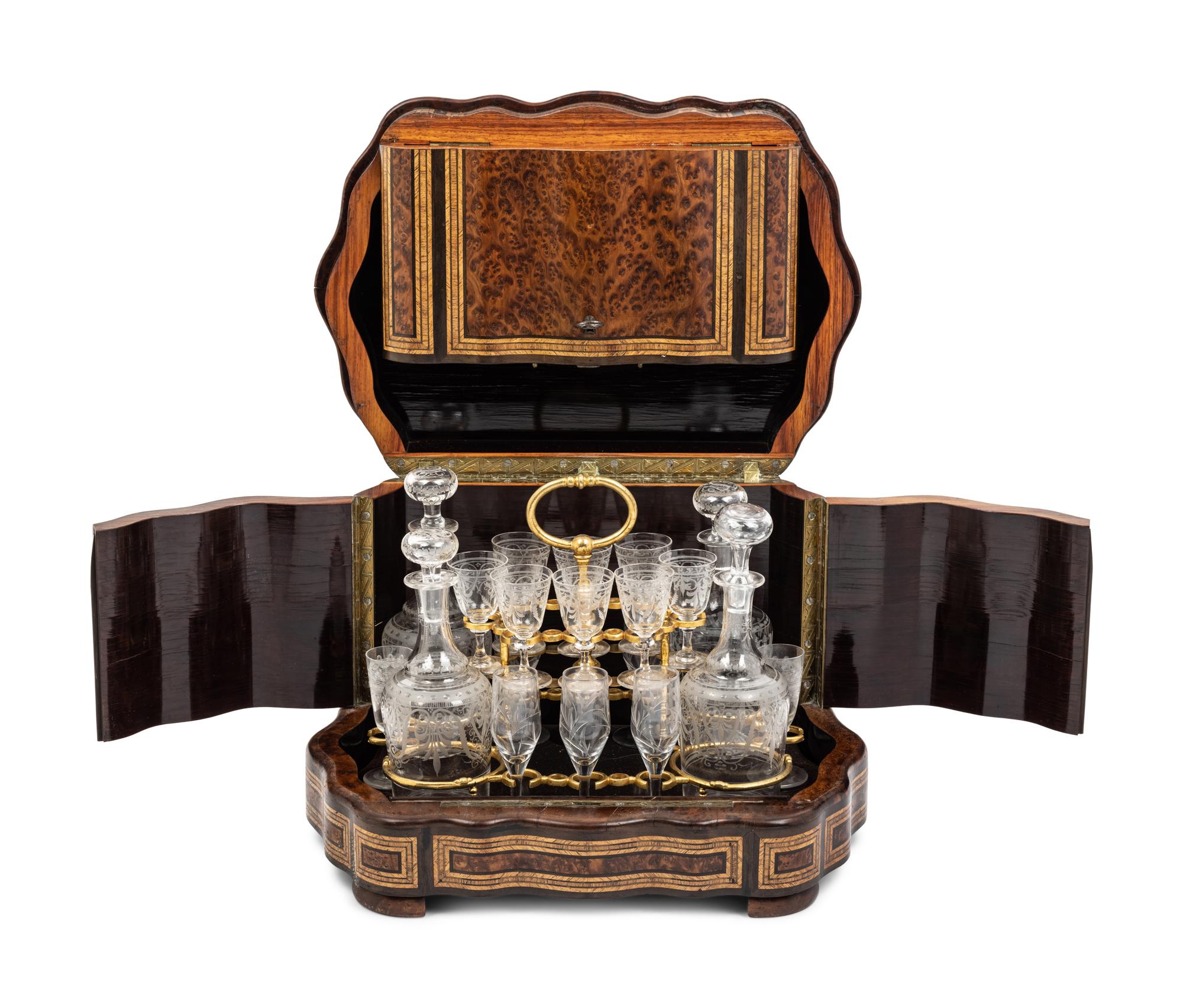 A Napoleon III Amboyna Cave à Liqueur