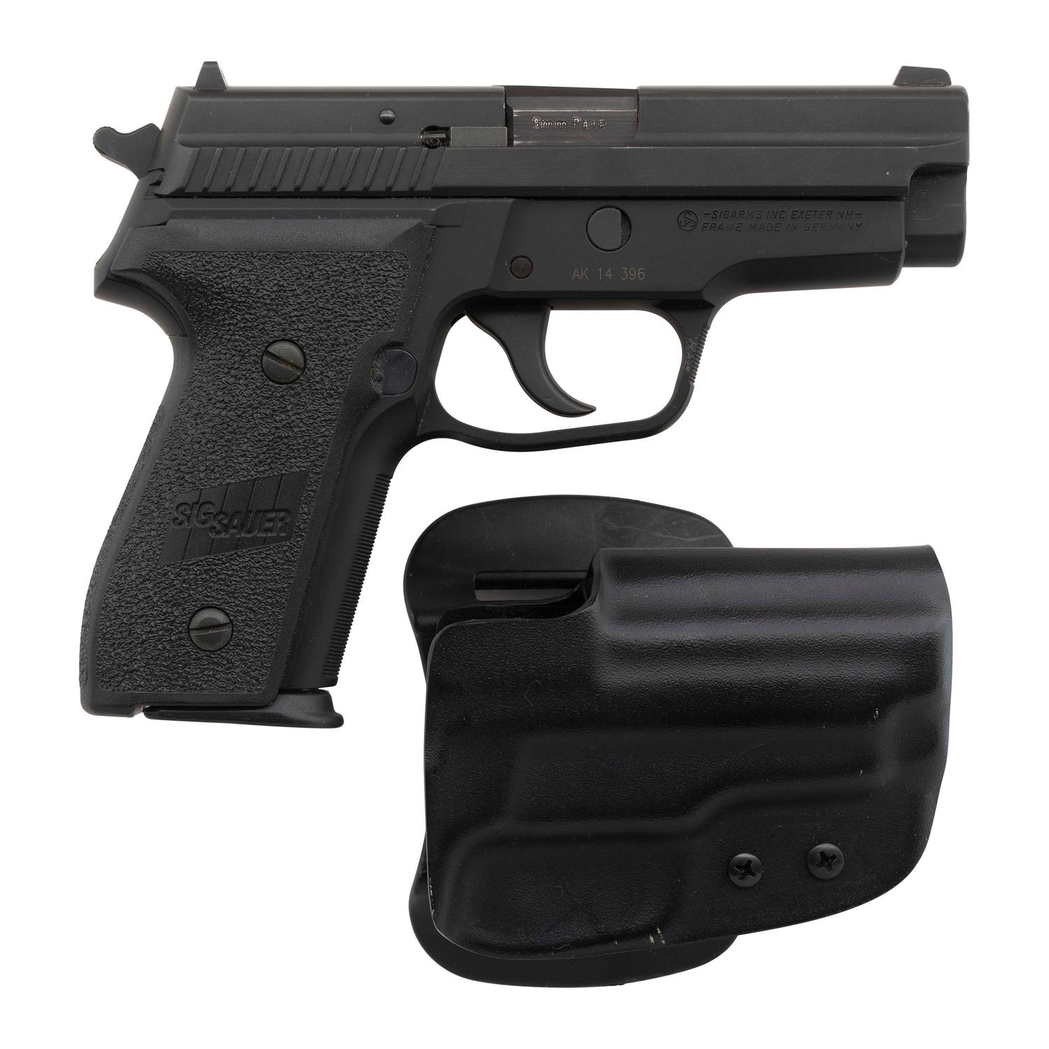 *Sig Sauer P229 with Bladetech Holster