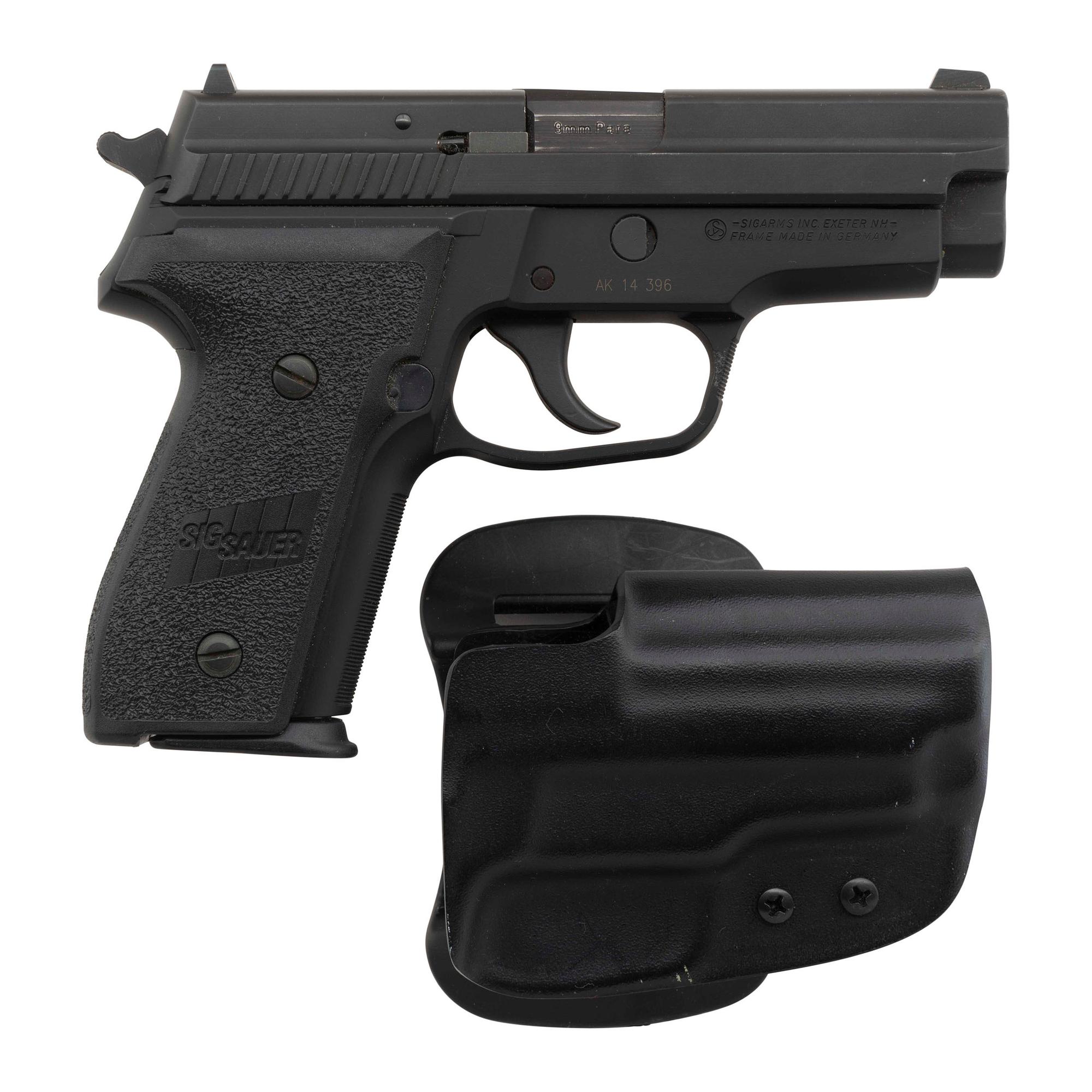 *Sig Sauer P229 with Bladetech Holster