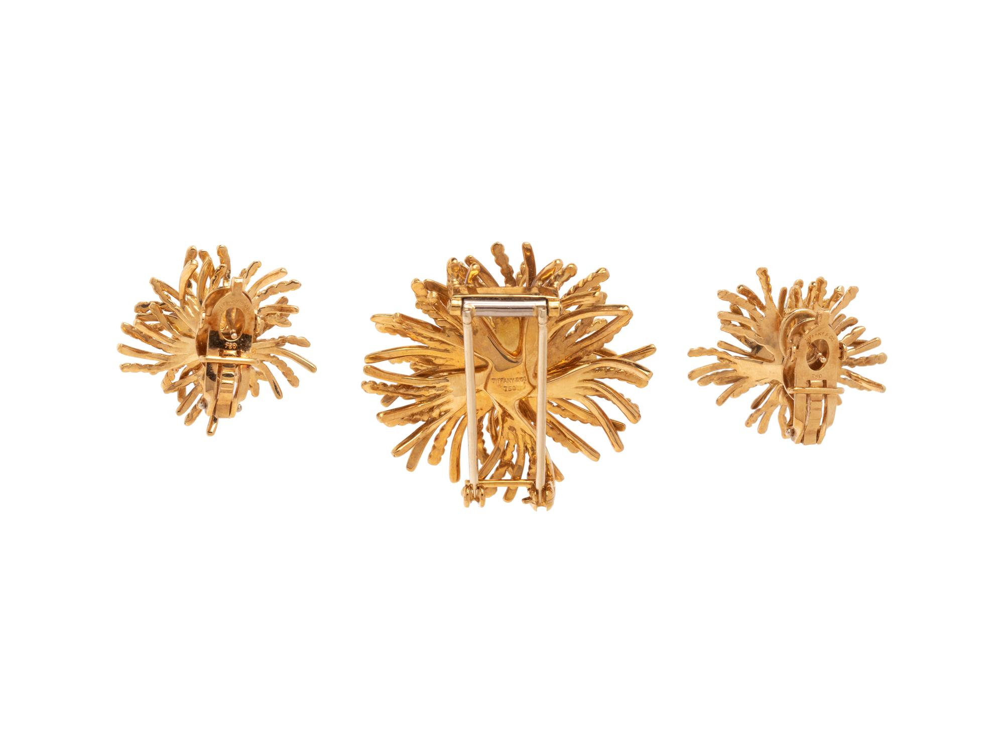 TIFFANY & CO., YELLOW GOLD AND DIAMOND ANEMONE SET