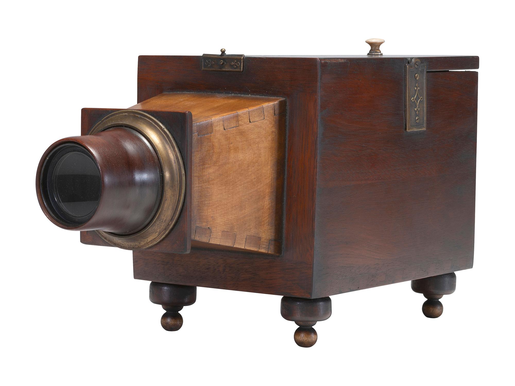 [CAMERAS]. Replica Thomas Jefferson's Monticello Camera Obscura made by Robert Lisle, 1979.